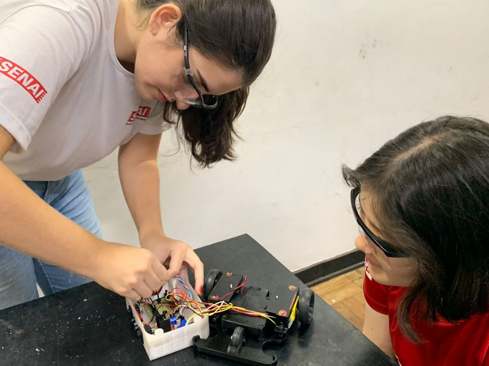 Equipe do SESI/SENAI de Rio Preto se preparam para torneio nacional de robótica 