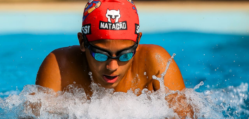 Sesi Rio Preto recebe mais de 400 atletas de natação, neste sábado, dia 4 de outubro