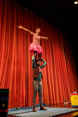 A peça circense ‘Yoyo e Priprioca e o Baú Encantado’ chega no Teatro Sesi Sorocaba