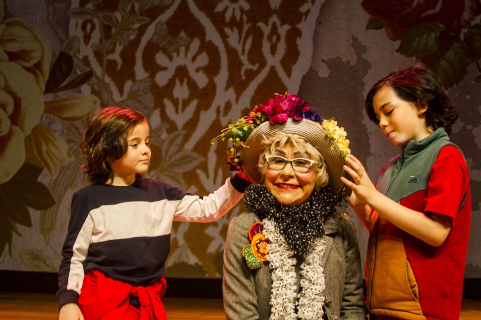 O emocionante espetáculo ‘Voz de Vó’ chega no Centro Cultural Sesi Sorocaba