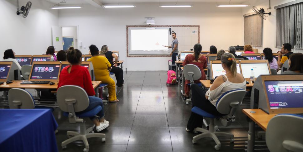 Volta às aulas: Sesi-SP oferece Educação de Jovens e Adultos gratuita, mais rápida e profissionalizante com o Senai-SP