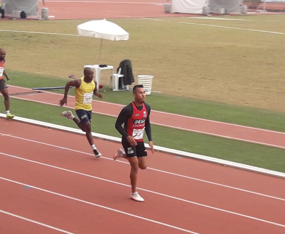 Equipe de atletismo paralímpico do Sesi-SP conquista 15 medalhas e registra novo recorde na prova dos 5.000 metros