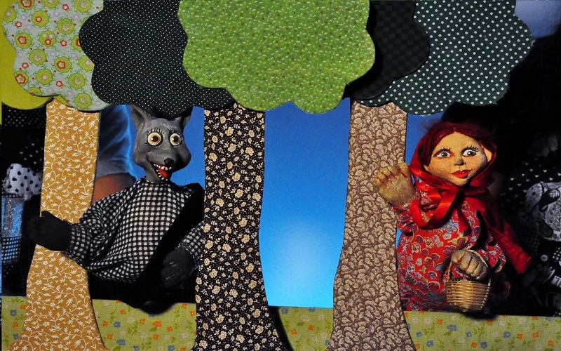 Teatro de bonecos e muita música no SESI Sumaré: "Quatro Vezes Grimm, Histórias Animadas"