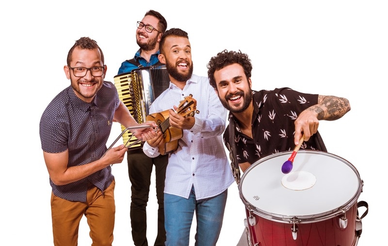 A Banda Dois Dobrado se apresenta no SESI Sumaré com o show: "Vamos Todo Mundo Pro Forró"