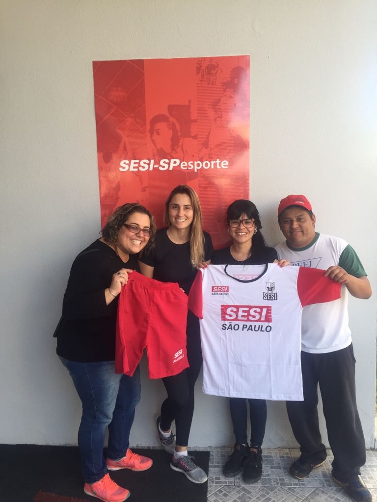 Programa Atleta do Futuro distribui uniformes para os alunos da rede municipal de ensino de Taubaté