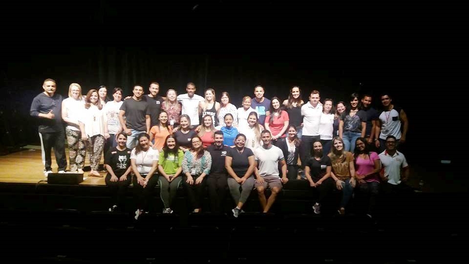 Equipe do SESI Taubaté passa por treinamento corporativo 