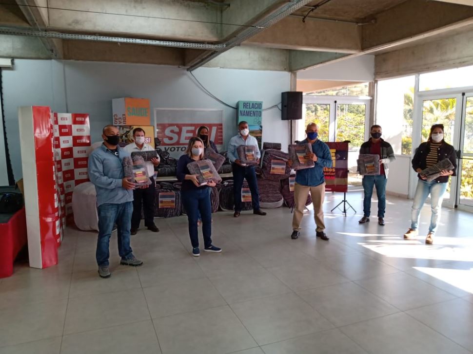 SESI-SP DISTRIBUI 100 MIL COBERTORES PARA PESSOAS CARENTES