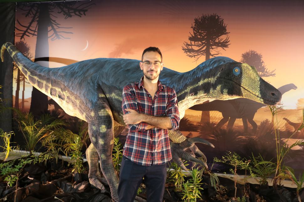 Paleoartista traz novas atrações para o Parque dos Dinossauros do Brasil
