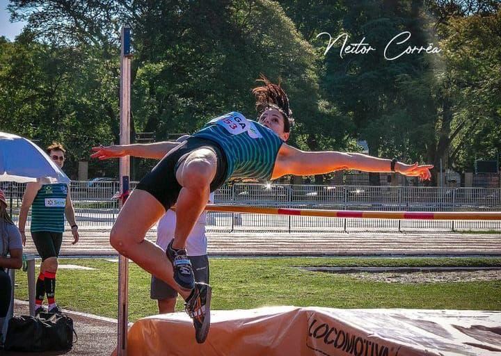 Aluna de Atletismo do SESI Votorantim fica em primeiro lugar em campeonatos