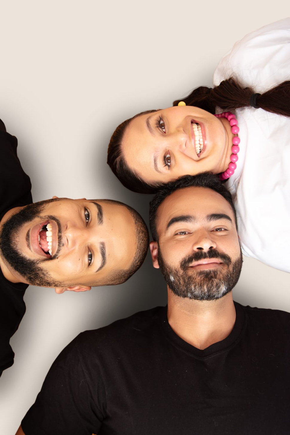 Peça “Meninas com Mãos de Mar” chega no SESI Votorantim 