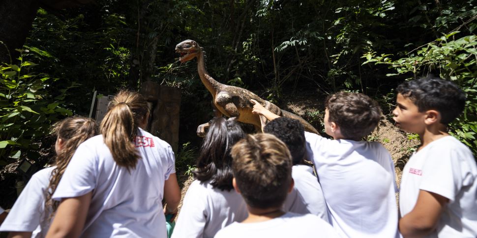 Sesi Votorantim apresenta o Parque Dinossauros do Brasil para educadores em FAMTour gratuito