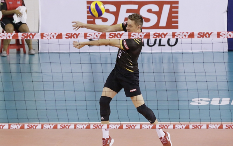 Com Murilo em quadra SESI-SP fecha o primeiro turno da Superliga com vitória