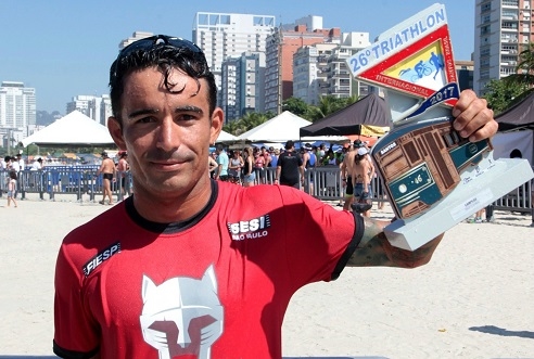 Triatletas do Sesi-SP dominam o pódio masculino no 26º Triathlon Internacional de Santos