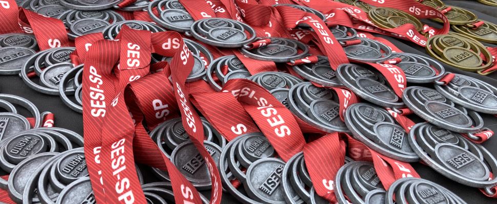 Alunos do Programa Atleta do Futuro participam de Festival de Natação no Sesi Campinas Santos Dumont 