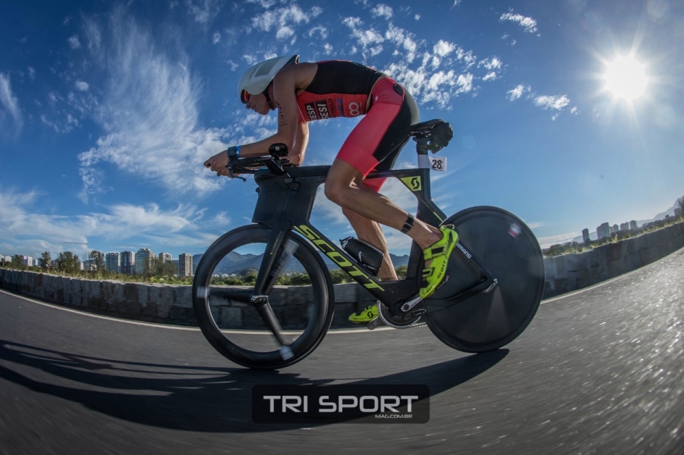 Reinaldo Colucci é campeão da etapa do Circuito UFF Rio