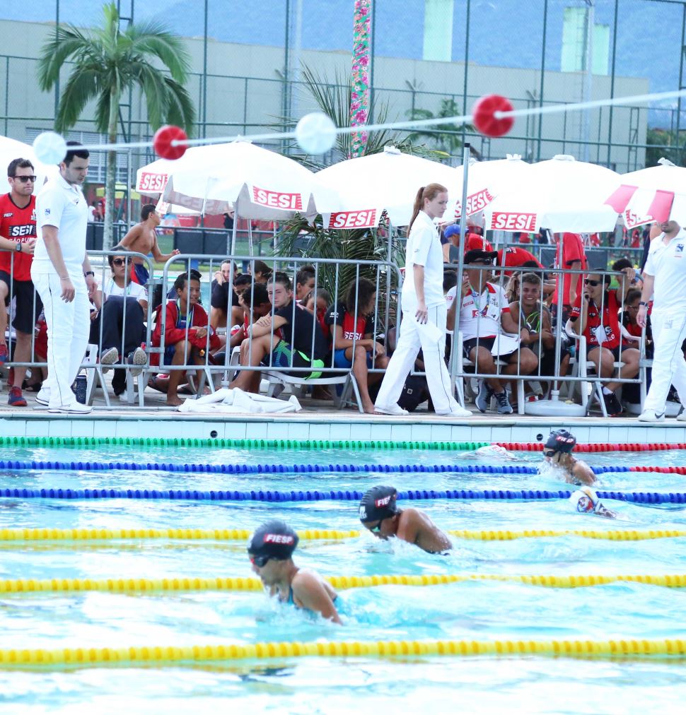 REUNIÃO DESTACA A IMPORTÂNCIA DOS PAIS E RESPONSÁVEIS NO PROCESSO DE ENSINO E APRENDIZAGEM DOS ALUNOS DA NATAÇÃO DO SESI AMERICANA