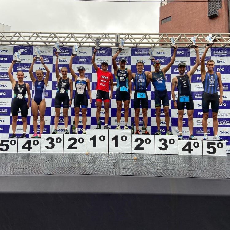 Triatletas do Sesi-SP dominam o pódio do Sesc Triathlon Caiobá