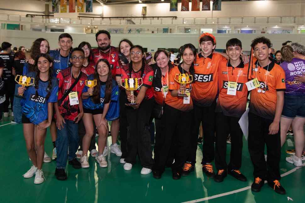 Estudantes do SESI-SP conquistam pódio completo da Champions Award na estreia mundial da LEGO Future Edition