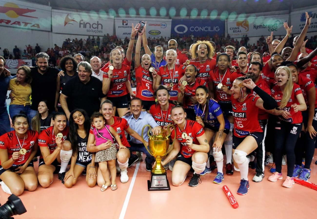 Vôlei Renata derrota Sesi-SP em casa e é campeão paulista