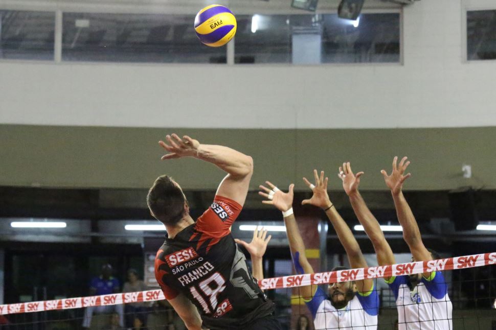 Sesi-SP garante mais três pontos em casa pela Superliga Cimed masculina