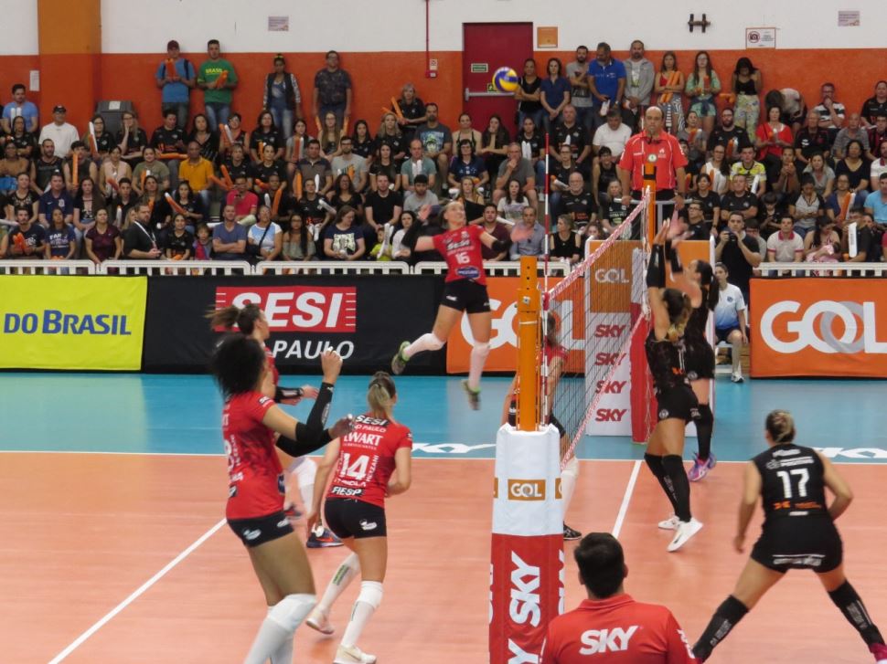 Sesi Vôlei Bauru vence Curitiba Vôlei