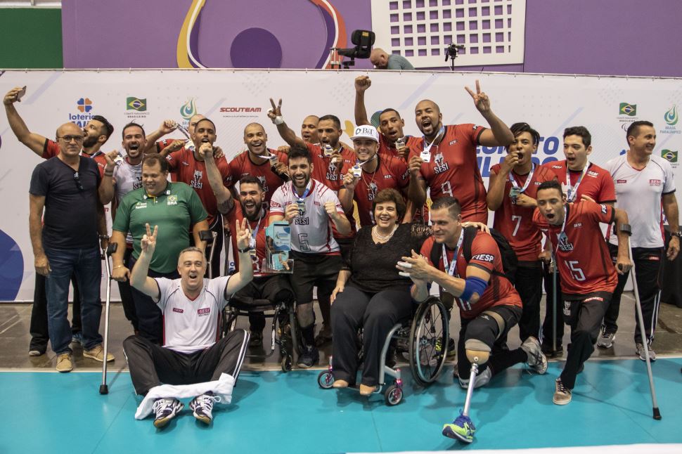 Bicampeão brasileiro! Time masculino de vôlei sentado do SESI-SP fecha 2018 no topo do pódio