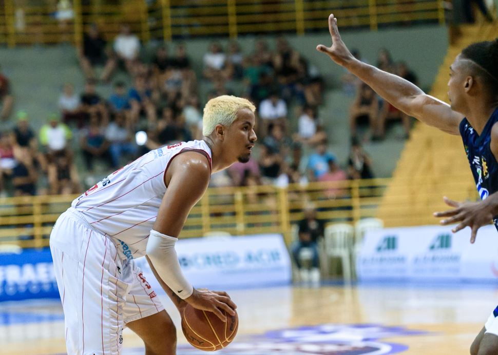 Sesi Franca Basquete vence São José na estreia do Super 8