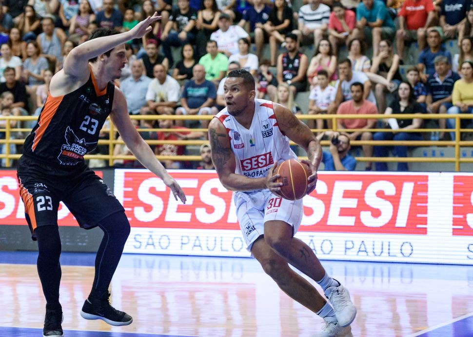 SESI Franca Basquete vence Basquete Cearense e se mantém líder do NBB