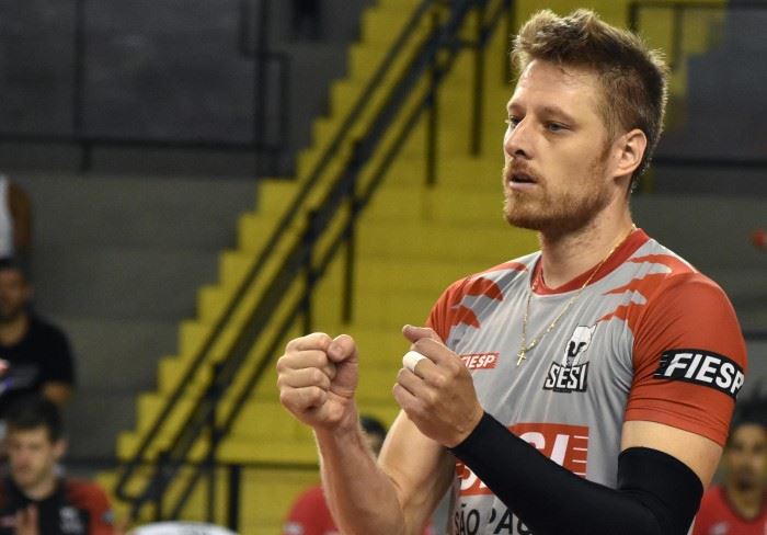 SESI-SP garante vitória importante e cola na liderança da Superliga Cimed