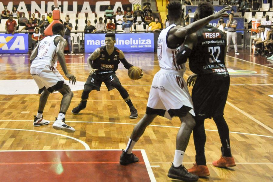 Sesi Franca fica atrás no confronto contra Flamengo no NBB