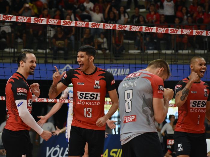Diante de 4.500 pessoas, Sesi-SP vence Vôlei Renata na Arena Suzano