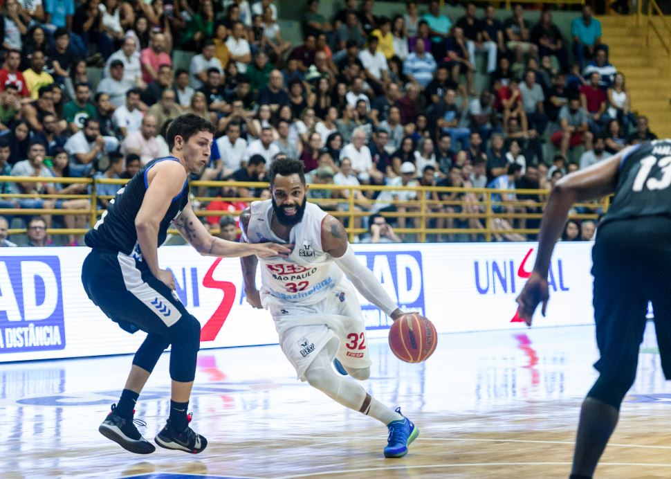 Em confronto direto, SESI Franca vence Pinheiros e retoma a liderança do NBB