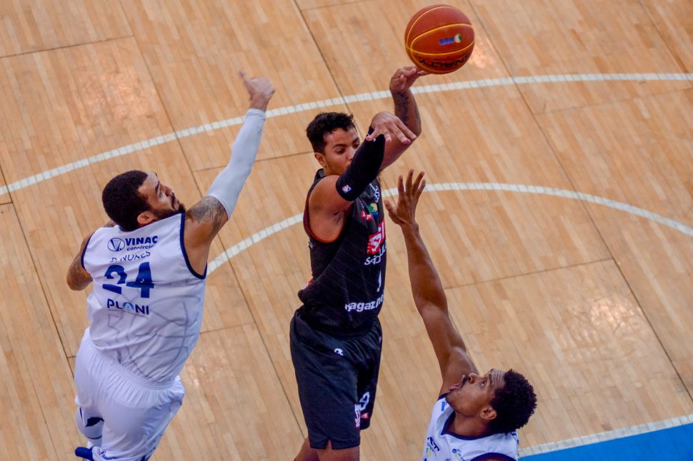 Líder do NBB, Sesi Franca vence São José por 18 pontos