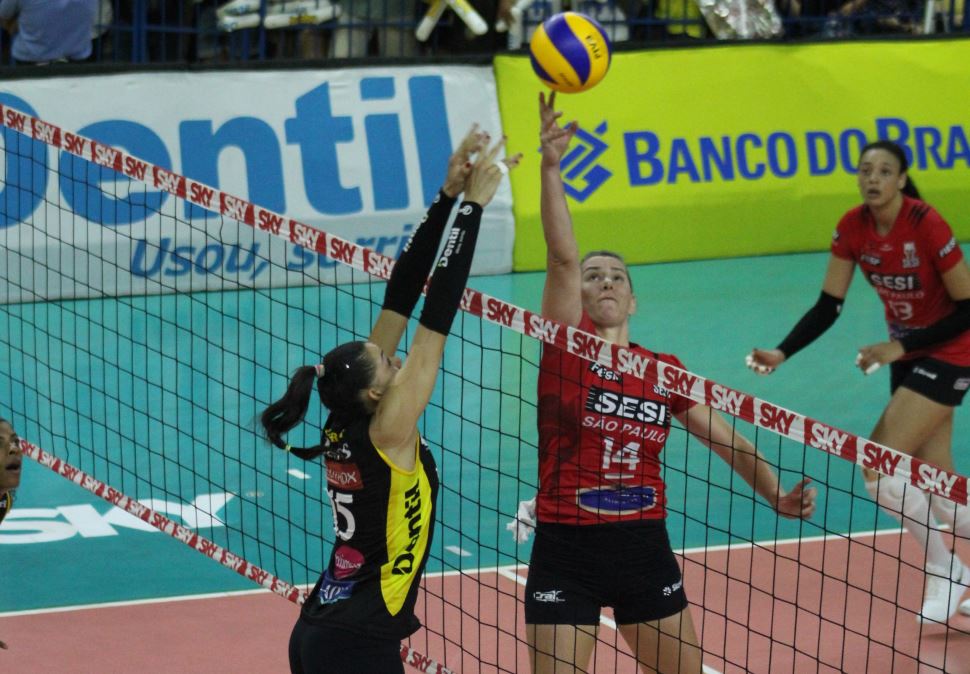 Sesi Vôlei Bauru é superado pelo Dentil/Praia Clube e se despede da Superliga Cimed 2018/19