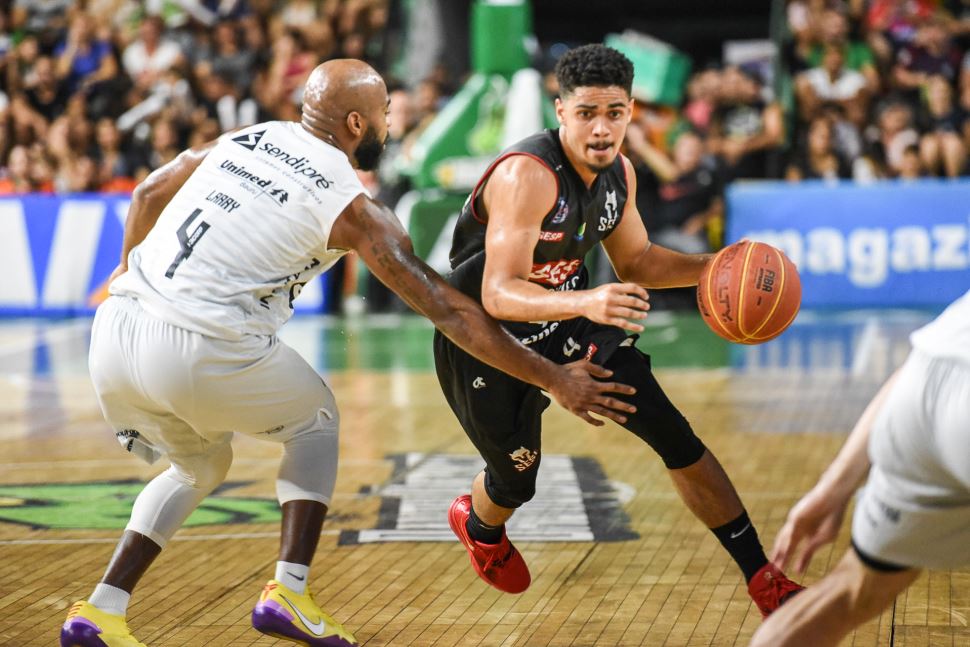 Sesi Franca vence Bauru e abre um a zero nas quartas de final do NBB