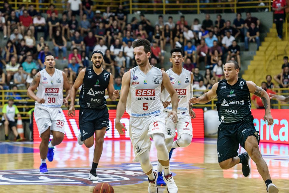Sesi Franca supera Bauru e fica a uma vitória da semifinal do NBB