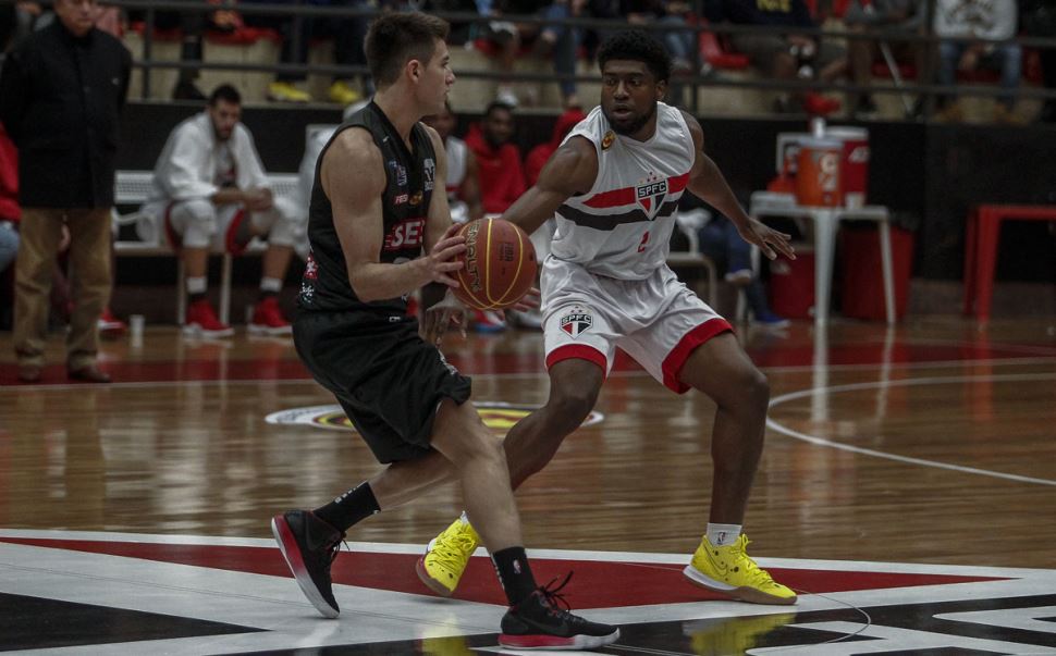 Diante do São Paulo, Sesi Franca garante quinta vitória consecutiva e é o único invicto do Paulista