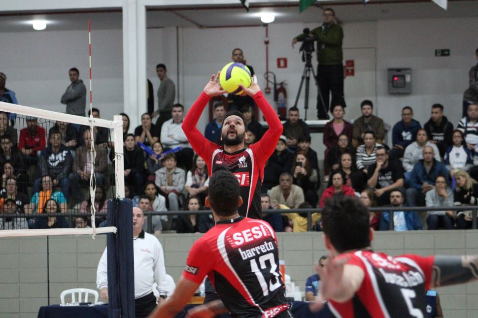 Em disputa de 2h40 e com vira-vira, Vôlei Ribeirão vence Sesi no tie-break, vôlei