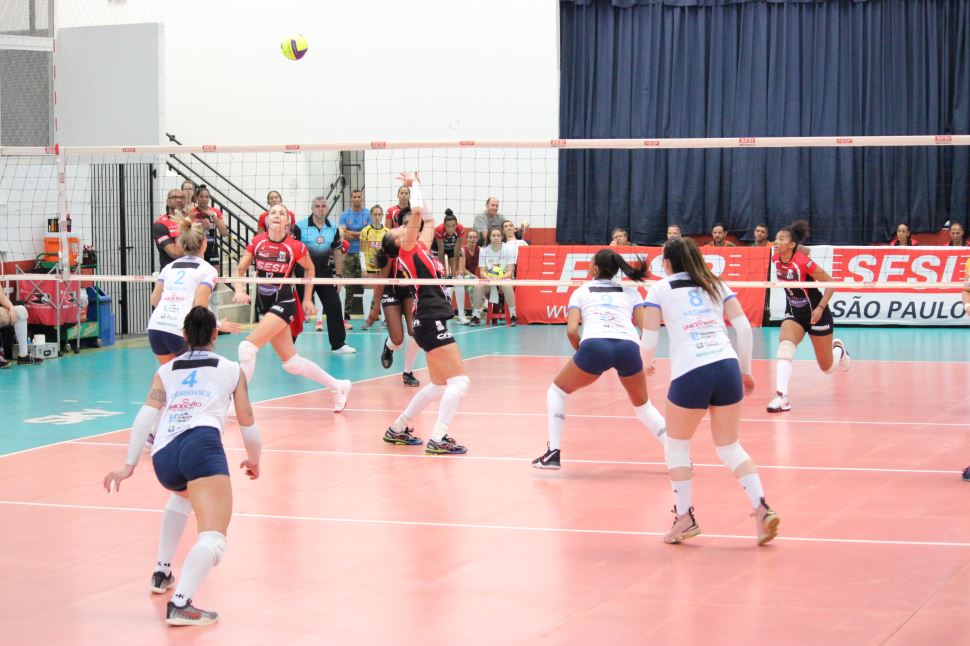 Sesi Vôlei Bauru estreia no Paulista com vitória em casa