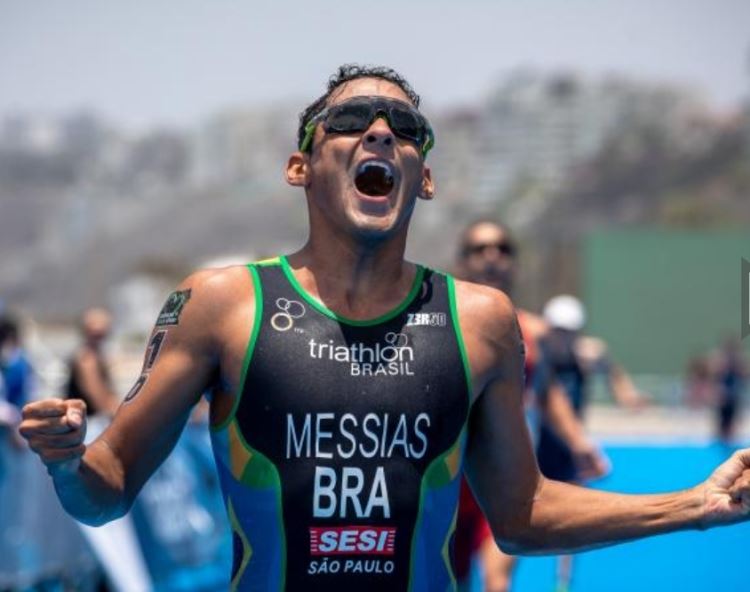 Manoel Messias conquista título inédito da Copa do Mundo de Triathlon