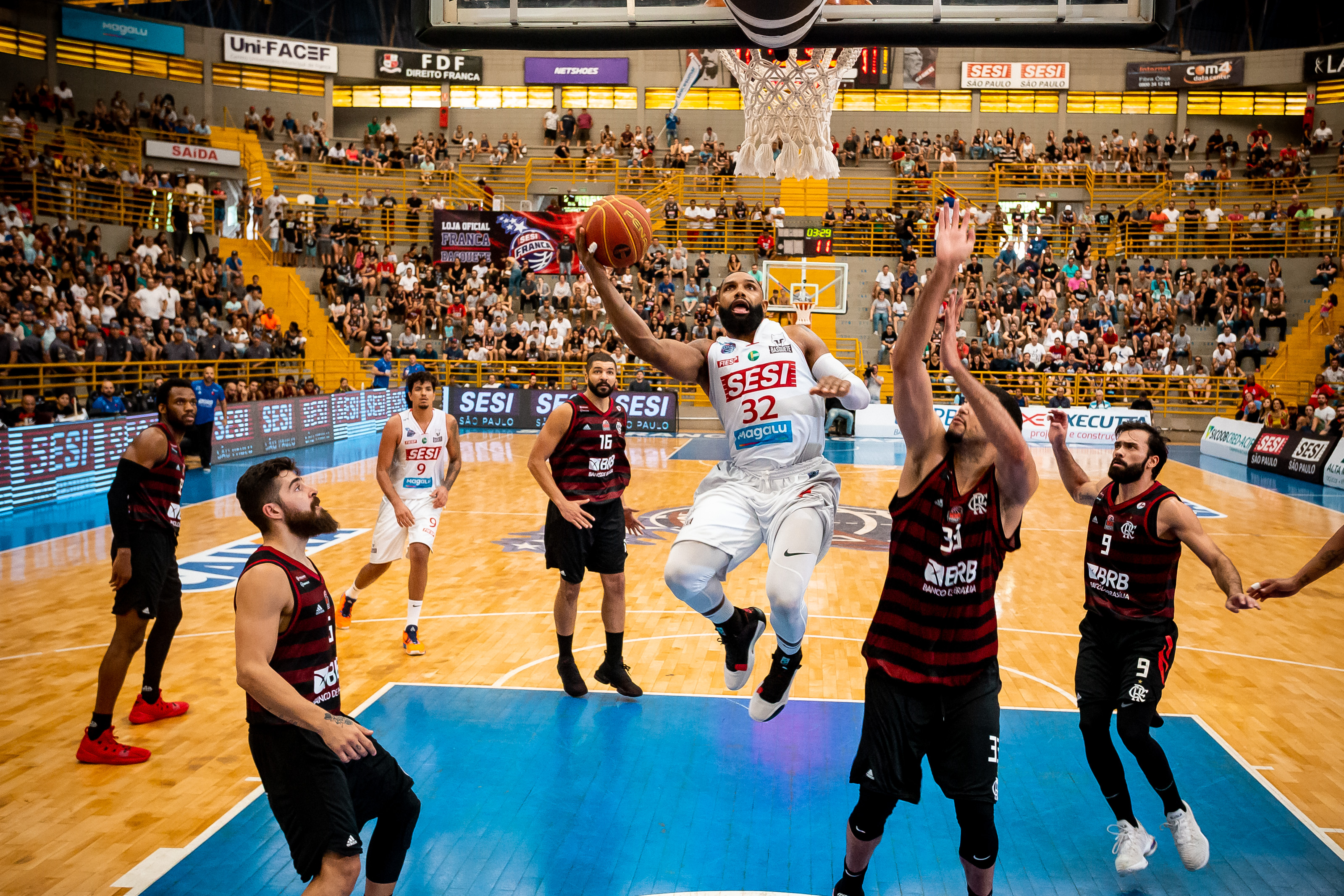 SESI - Franca - Após jogo equilibrado, Sesi Franca Basquete é