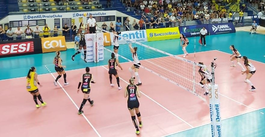 Sesi Vôlei Bauru é superado pelo Dentil Praia Clube em Uberlândia