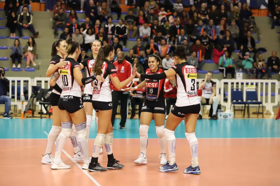 Sesi Vôlei Bauru vence Curitiba Vôlei na Superliga 2019/2020