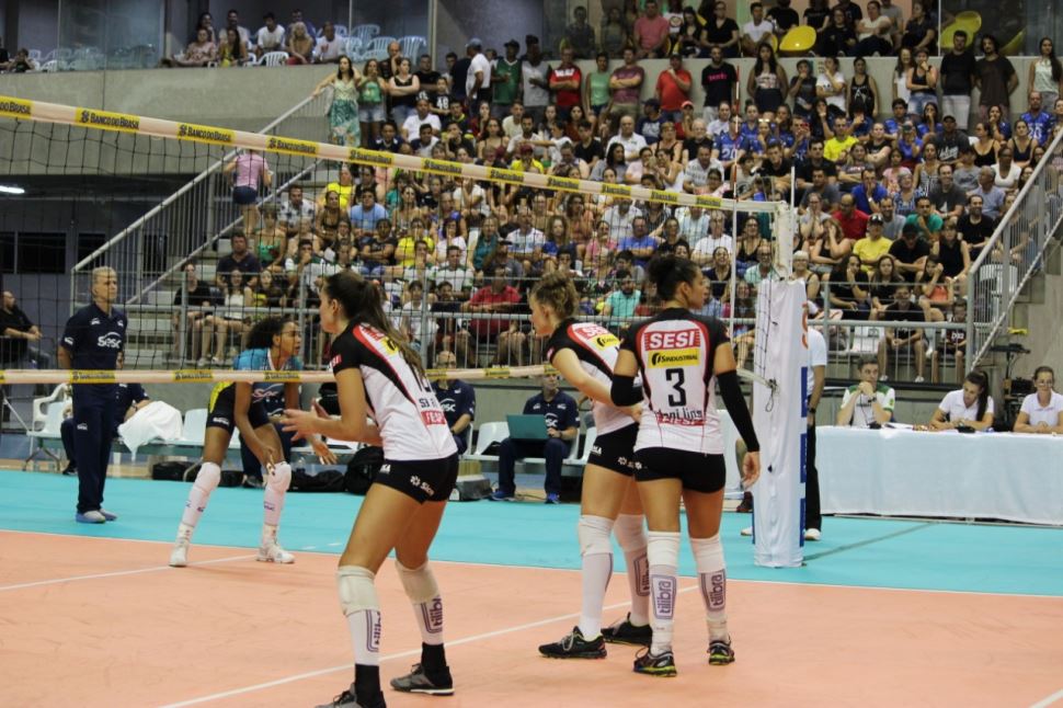 Sesi Vôlei Bauru é superado pelo Sesc RJ na Copa Brasil