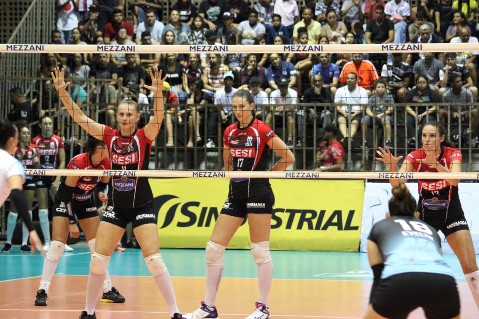 Sesi Vôlei Bauru vence Valinhos e está no G4 da Superliga Banco do Brasil