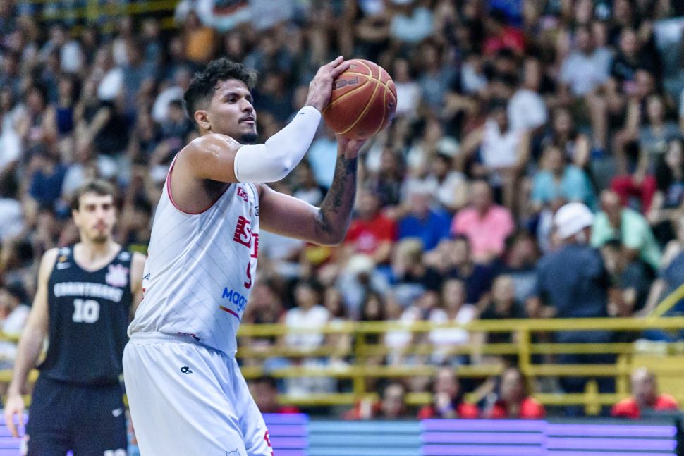 Sesi Franca Basquete renova com Lucas Dias