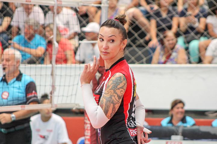 Tifanny renova com o Sesi Vôlei Bauru