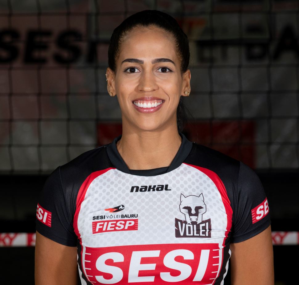 Mayhara renova com o Sesi Vôlei Bauru