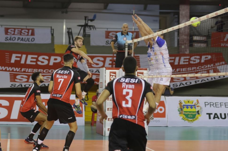 No clássico paulista, Sesi-SP sofre revés para o time de Taubaté