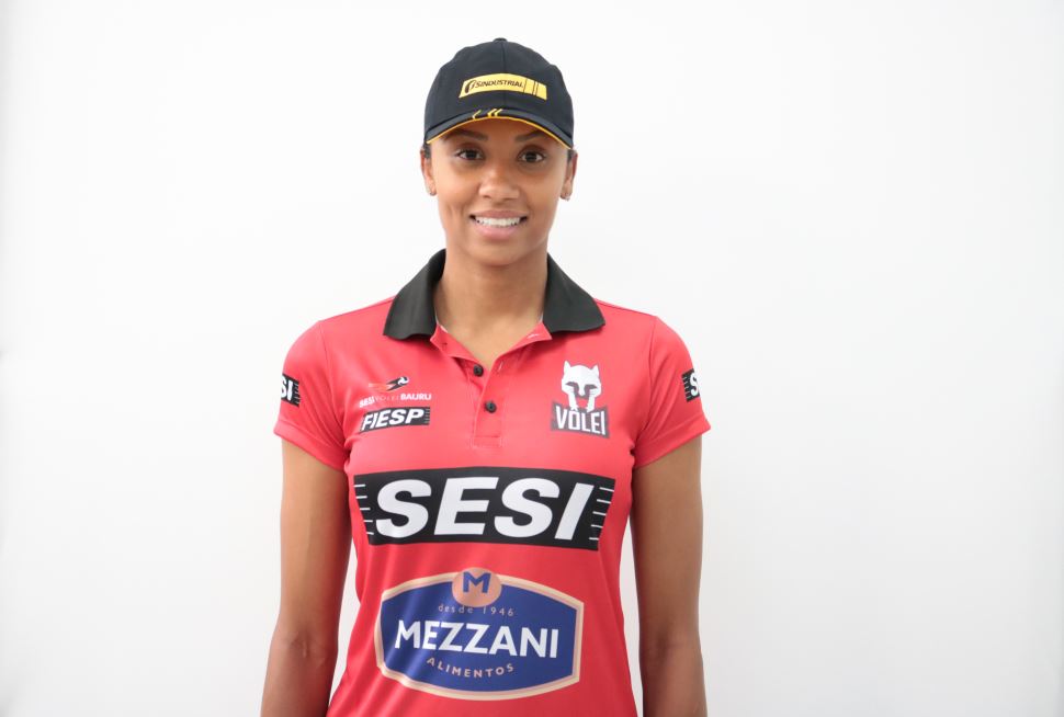 Fernanda Isis reforça o Sesi Vôlei Bauru  